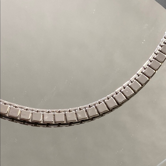 Monet Silver Tone Necklace Elegant Timeless Design - Picture 4 of 5